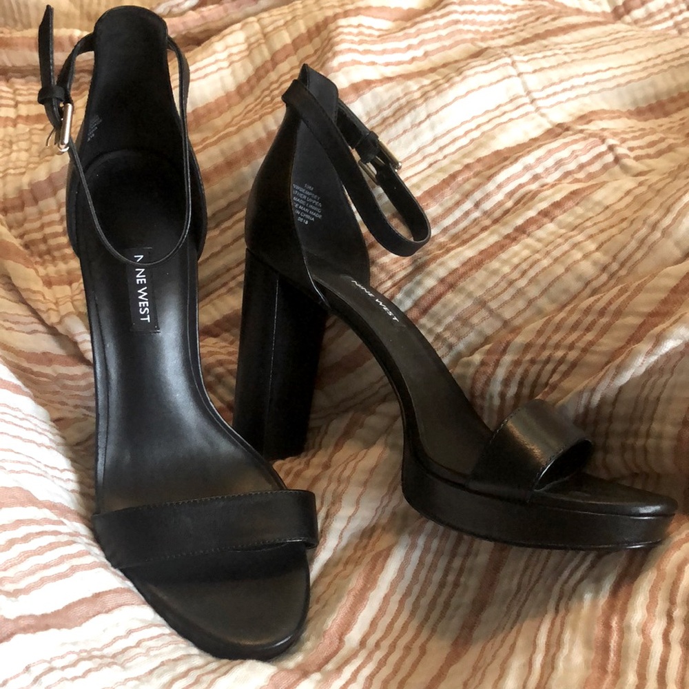 Brand new Nine West high block heel black sandals size 10